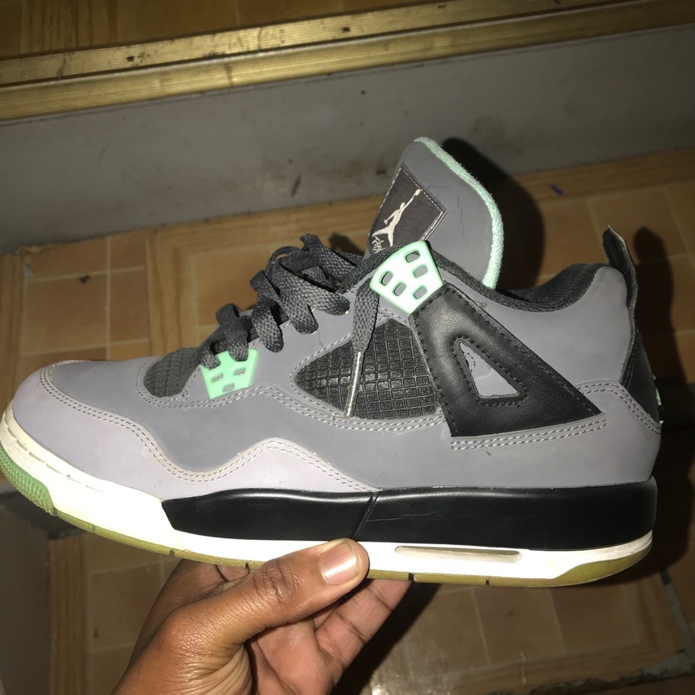 Jordan green glow 4